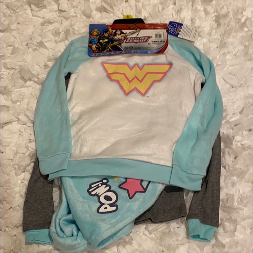 NWT Wonder Woman Little Girls Pajama Set
